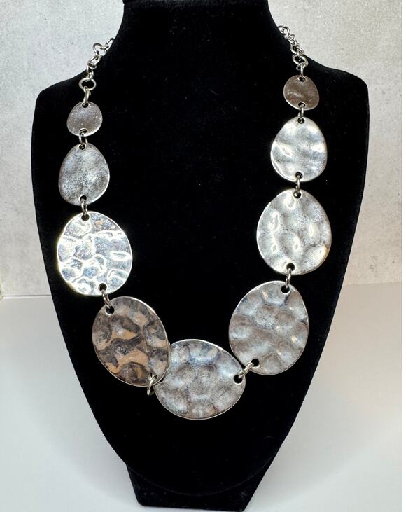 Jules B. Jewelry - VNTG Jules B. Silver Tone Hammered Disc Bib Statement Necklace Graduated Collar